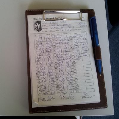 Notesik w trakcie partii